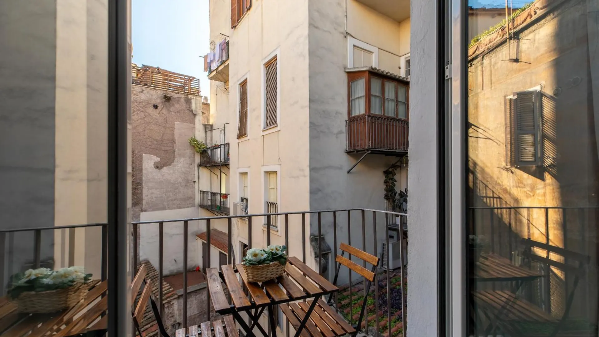 Iflat Historic Flat In Campo De Fiori Apartment Rome Italy