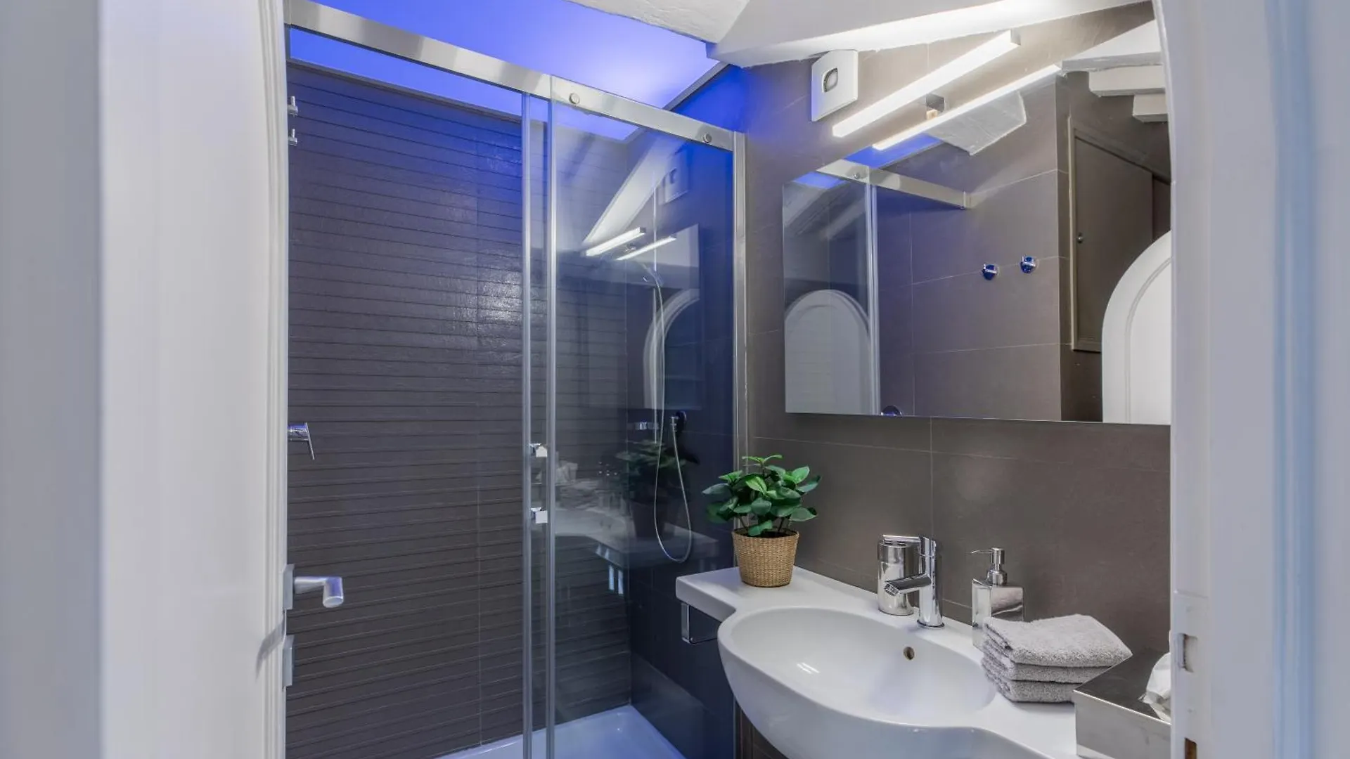Iflat Historic Flat In Campo De Fiori Apartment Rome