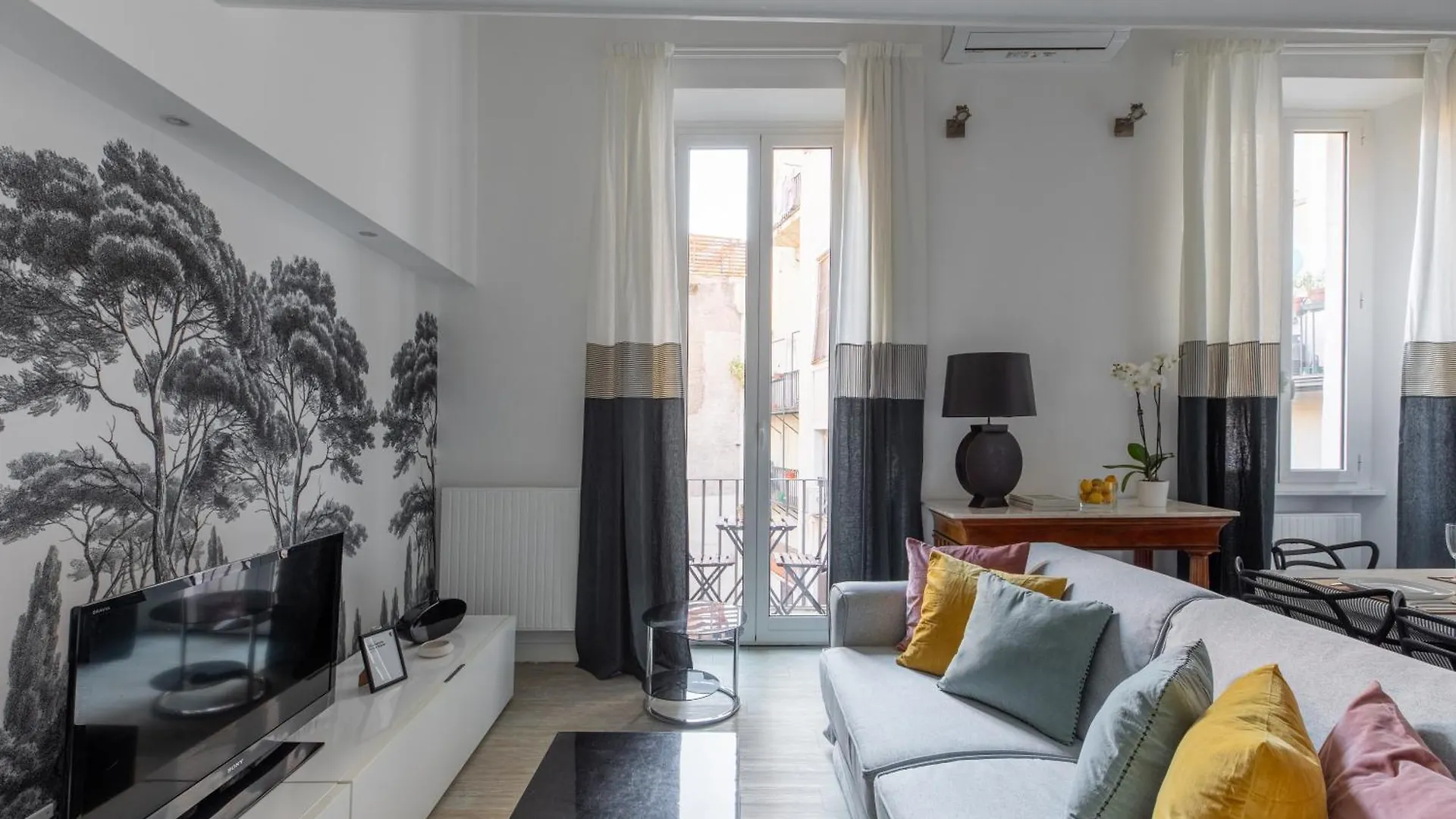 Iflat Historic Flat In Campo De Fiori Apartment Rome Italy